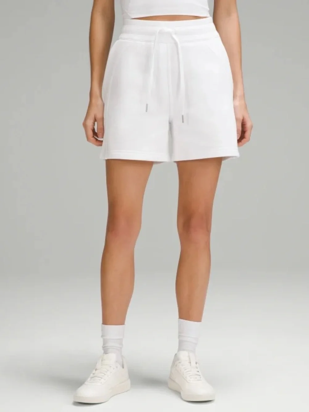 NWT lululemon scuba high rise short